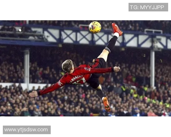 足球传奇迪科:从巴萨明星到葡萄牙中场大师的荣耀之路 足球传奇迪科:从巴萨明星到葡萄牙中场大师的荣耀之路